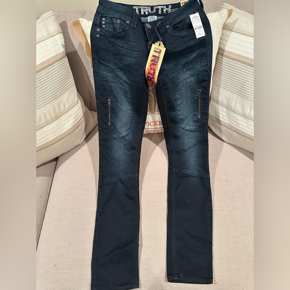 Truth - Picture 1 of 10